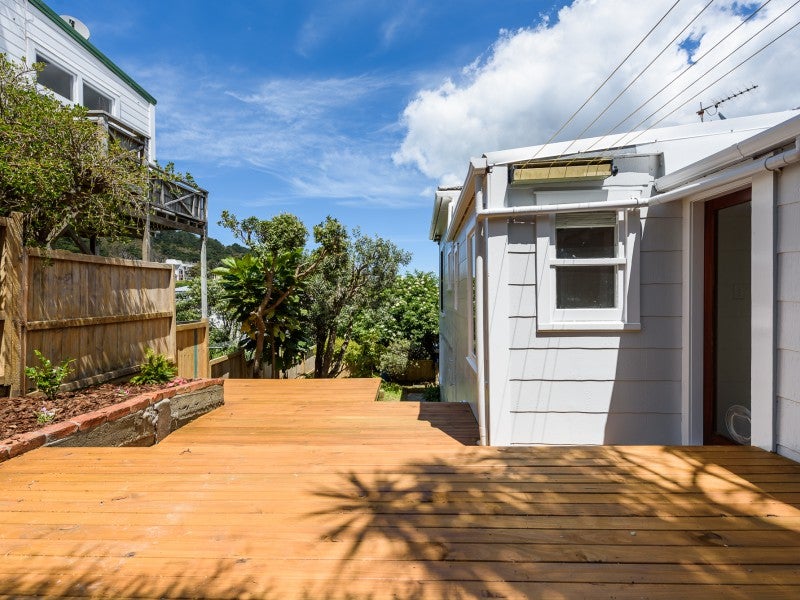 2 Earls Terrace, Mount Victoria, Wellington - Carousel 2