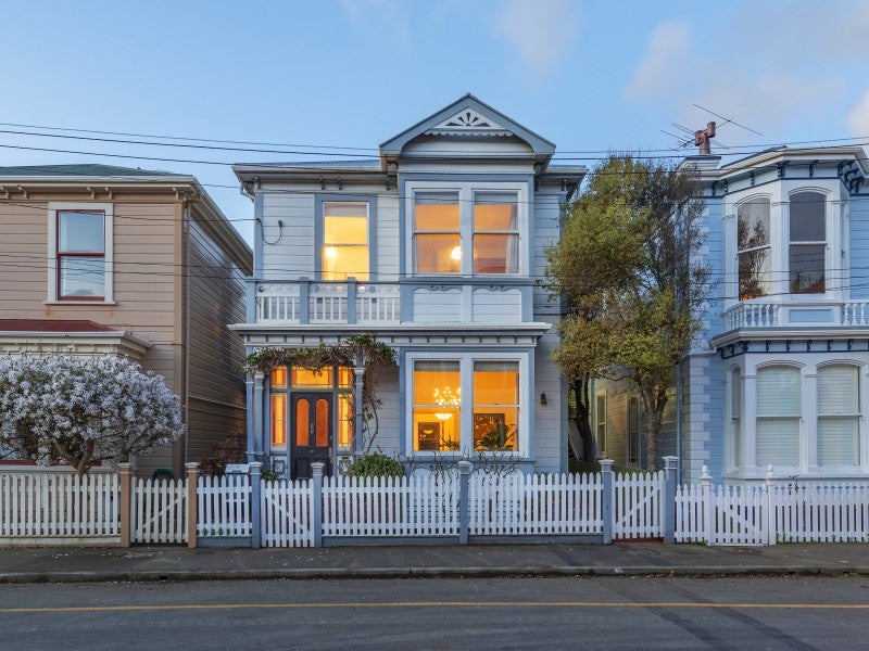 9 Armour Avenue, Mount Victoria, Wellington - Carousel 1