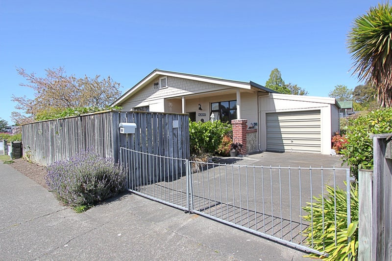 1/32 White Street, TARADALE, NAPIER - Carousel 17