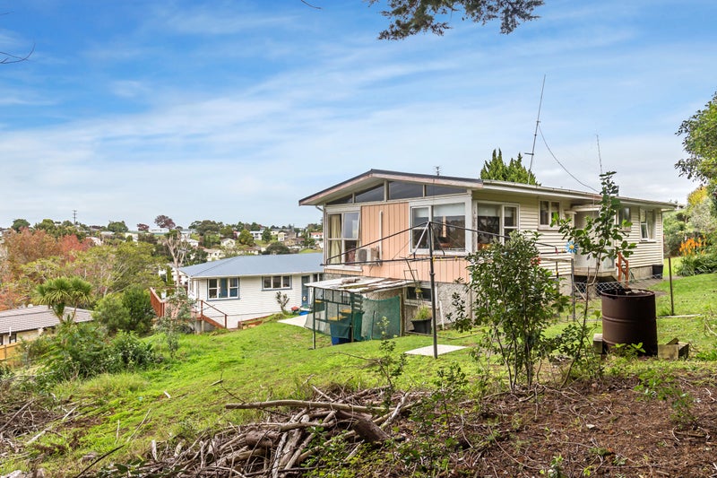 59 Totaravale Drive, Totara Vale, Auckland - Carousel 2