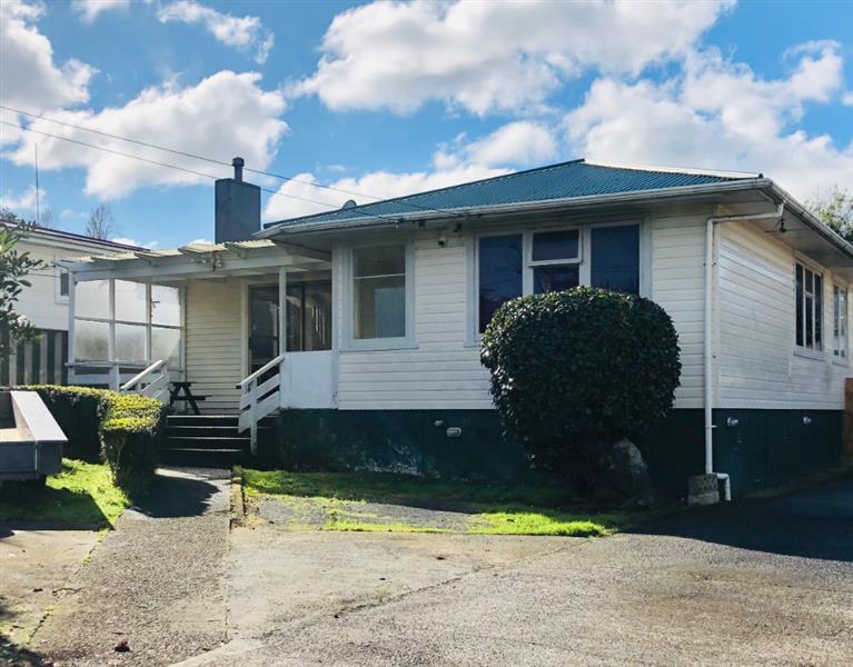 4 Greenmeadows Avenue, Manurewa East, Auckland - Carousel 1