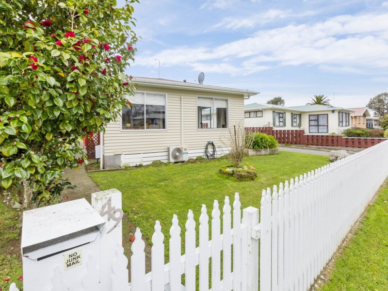 49 Bonnie Glen Crescent, Ebdentown, Upper Hutt - Carousel 1