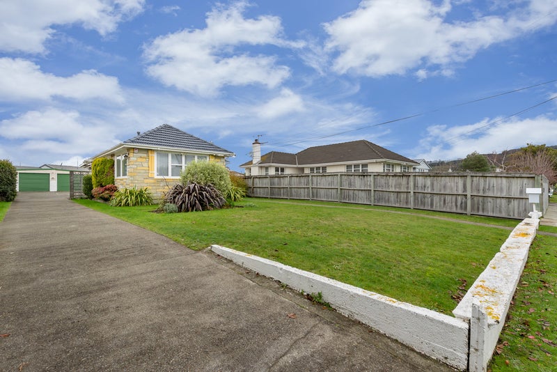 18 Argyle Grove, Trentham, Upper Hutt - Carousel 2