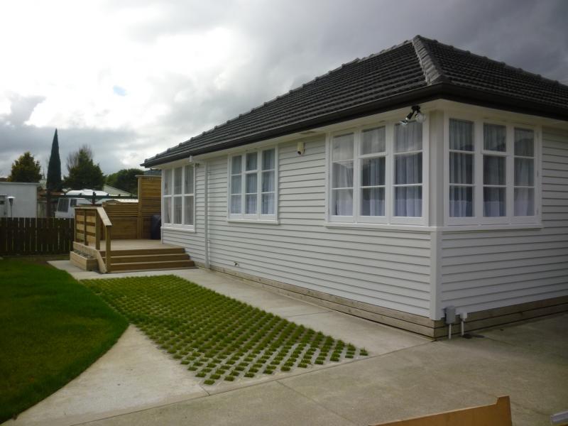 304A Oxford Terrace, Avalon, Lower Hutt - Carousel 2