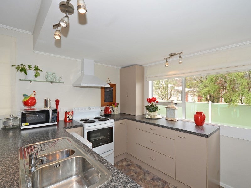 3/17 Oak Street, Ebdentown, Upper Hutt - Carousel 1