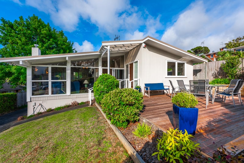 79A Girrahween Drive, Totara Vale, Auckland - Carousel 2