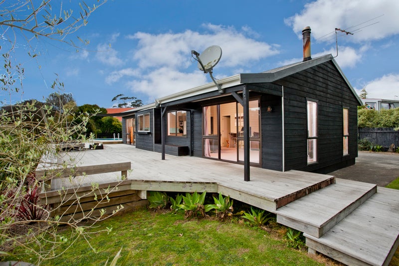 26 Rheingold Place, Huapai, Kumeu - Carousel 1