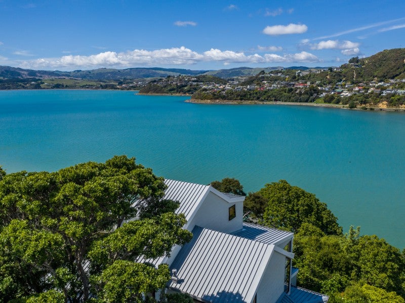 30 Seaview Road, Paremata, Porirua - Carousel 1