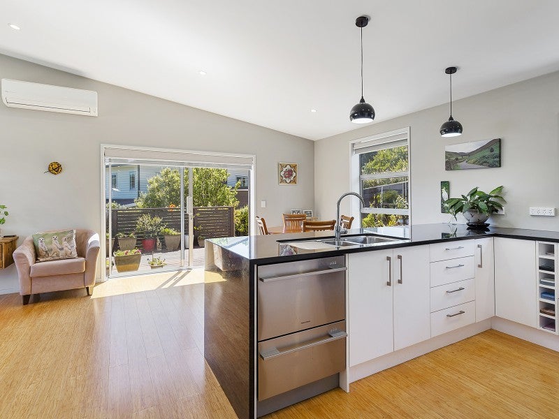 35 Flotilla Place, Whitby, Porirua - Carousel 18