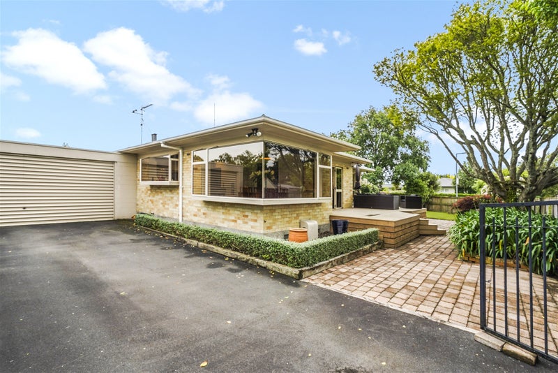 1 McNicol Street, Fairfield, Hamilton - Carousel 1