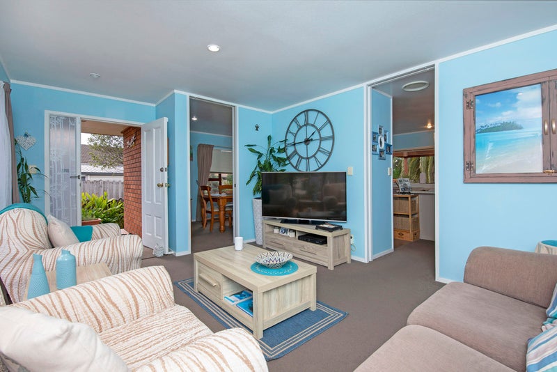 16 Nedlands Place, Burswood, Auckland - Carousel 2