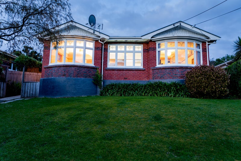 32 Grandview Crescent, Opoho, Dunedin - Carousel 1
