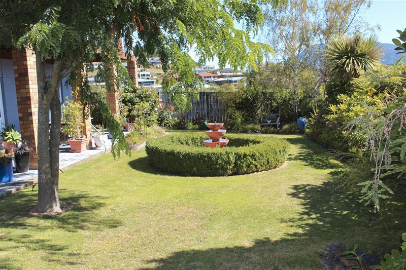 12 Matai Place, Waikawa, Picton - Carousel 2