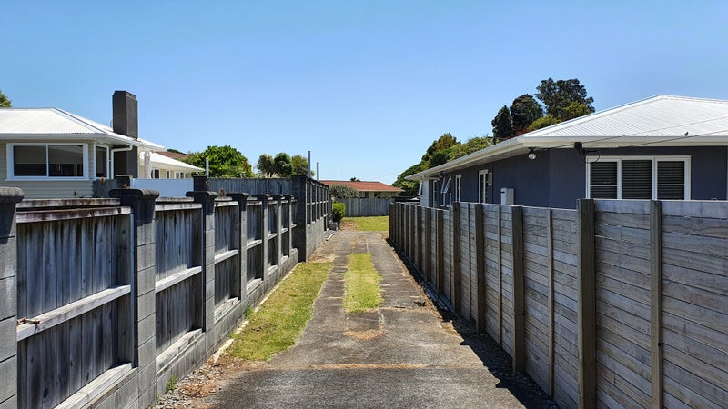132A Govett Avenue, Frankleigh Park, New Plymouth - Carousel 2