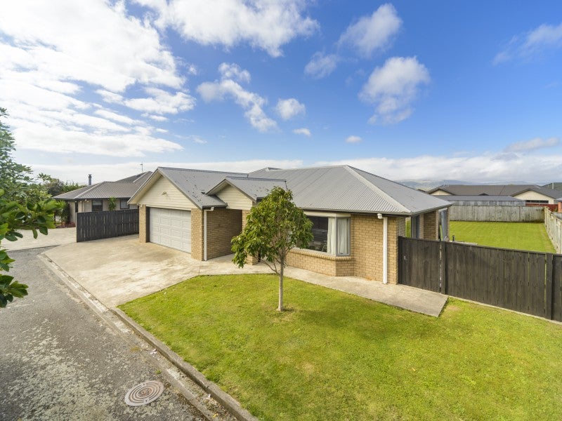 12 Sorrento Place, Kelvin Grove, Palmerston North - Carousel 20