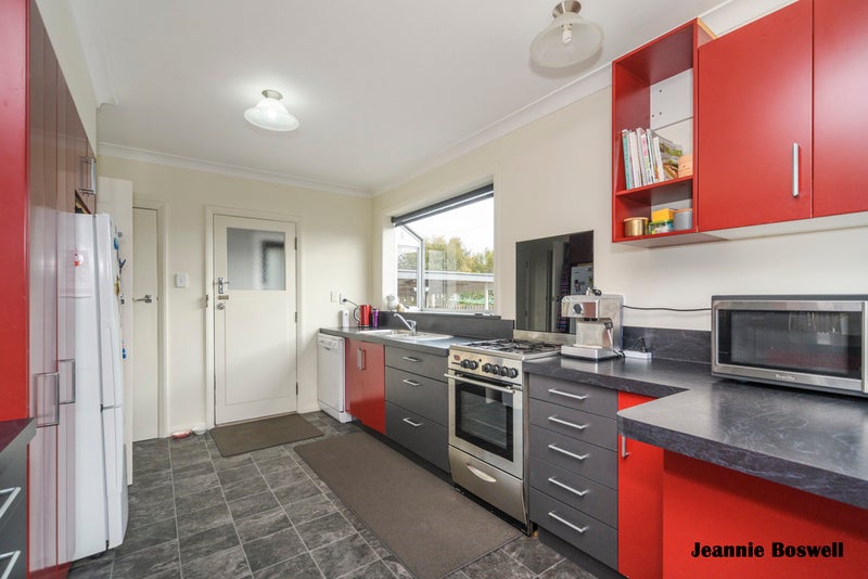 7 Anglesey Place, Awapuni, Palmerston North - Carousel 2