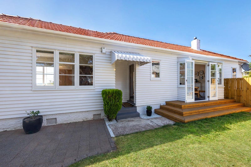 1/36 Waiohua Road, Greenlane, Auckland - Carousel 1