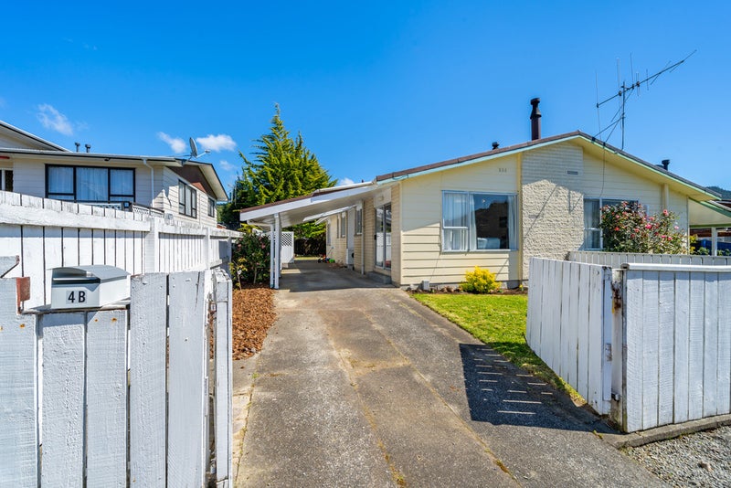 2/4 Crystal Grove, Birchville, Upper Hutt - Carousel 1