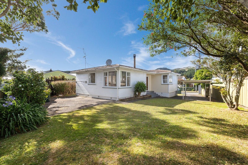 3 Swansea Street, Cannons Creek, Porirua - Carousel 1