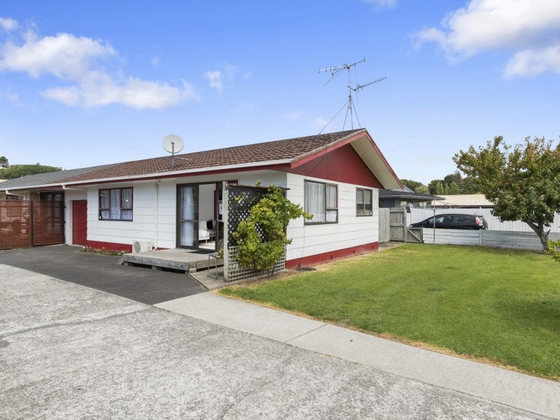 404 Ngatai Road, Bellevue, Tauranga - Carousel 1