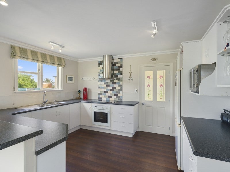 67 Gawler Street, Te Horo Beach - Carousel 2