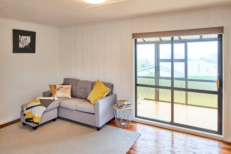 53 Mark Avenue, Paparangi, Wellington - Carousel 2