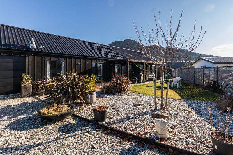 30 Marbleleaf Lane, Albert Town, Wanaka - Carousel 1