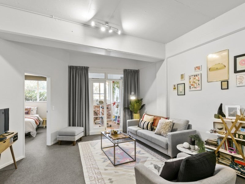 4/33 Hania Street, Mount Victoria, Wellington - Carousel 2