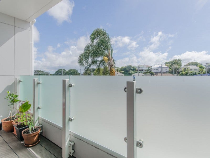 209/3 Morningside Drive, St Lukes, Auckland - Carousel 2