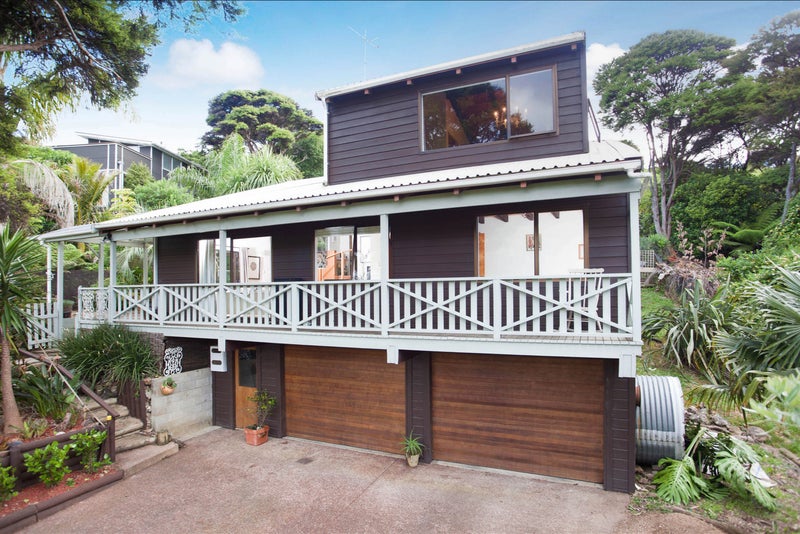 22 Te Toki Road, Ostend, Waiheke Island - Carousel 1