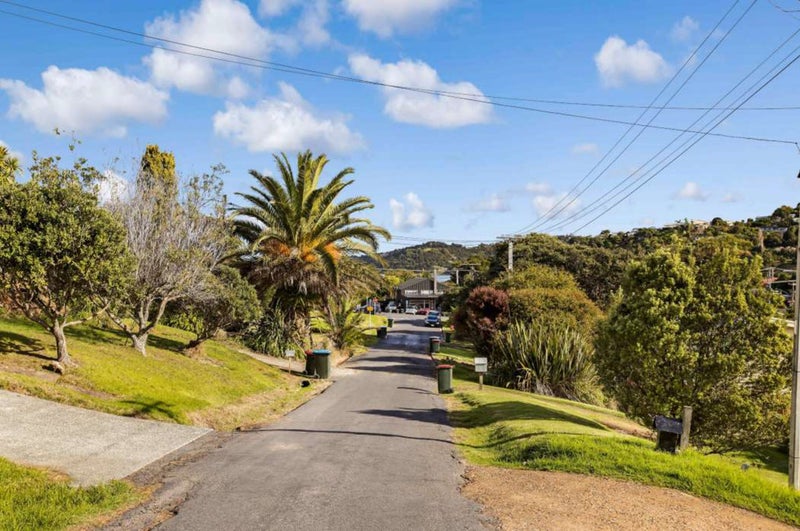 11 Ocean Road, Surfdale, Waiheke Island - Carousel 2