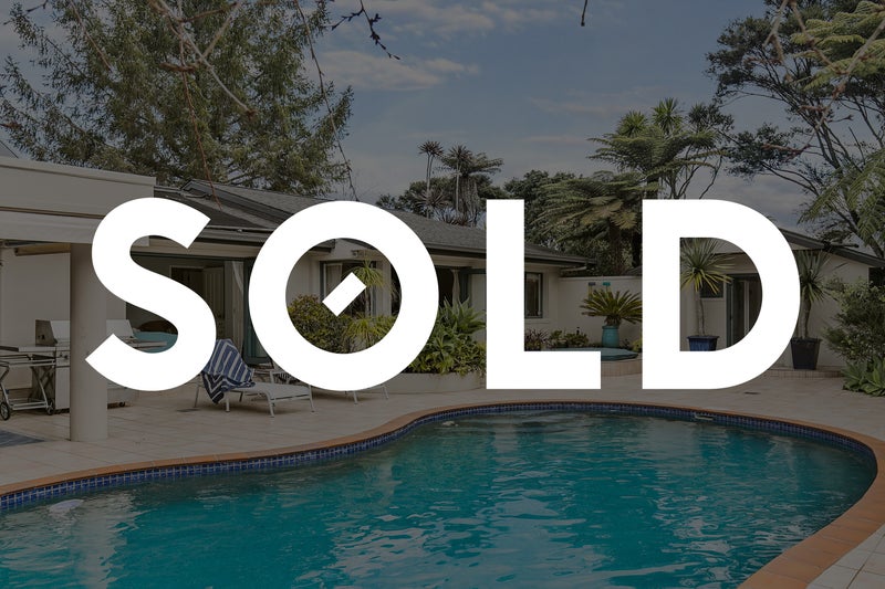 18 Kingfisher Grove, Greenhithe, Auckland - Carousel 1