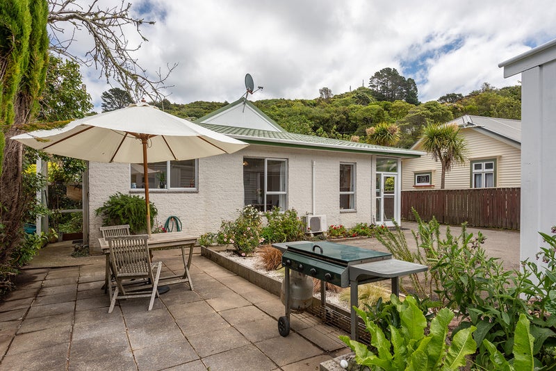 36B Chamberlain Road, Karori, Wellington - Carousel 1