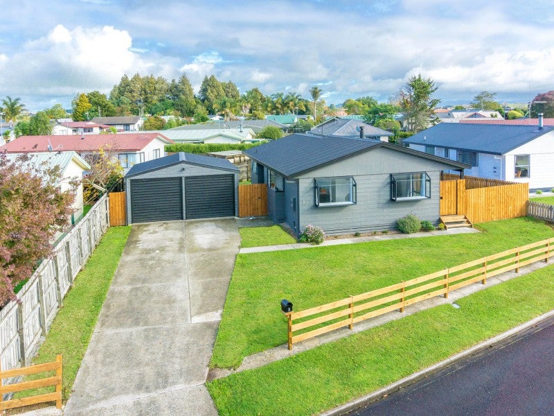 3 Myrlene Place, Nawton, Hamilton - Carousel 1