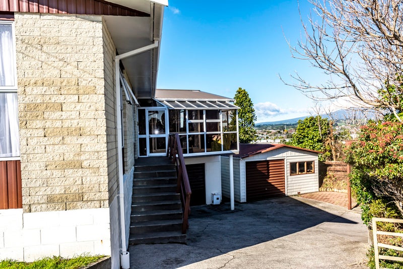 5 Tay Street, Spotswood, New Plymouth - Carousel 2