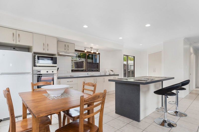 11 Meander Drive, Welcome Bay, Tauranga - Carousel 2