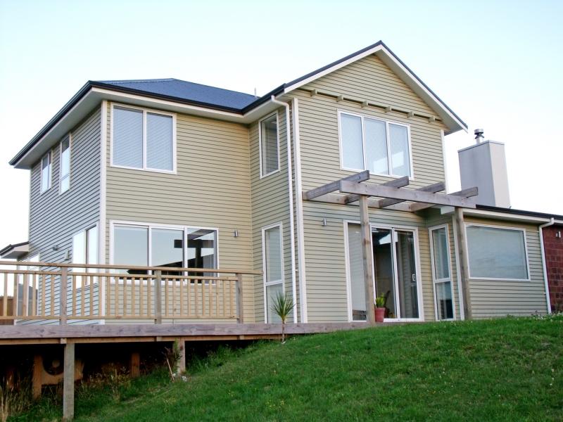 44 Meadowbank Drive, Belmont, Lower Hutt - Carousel 2
