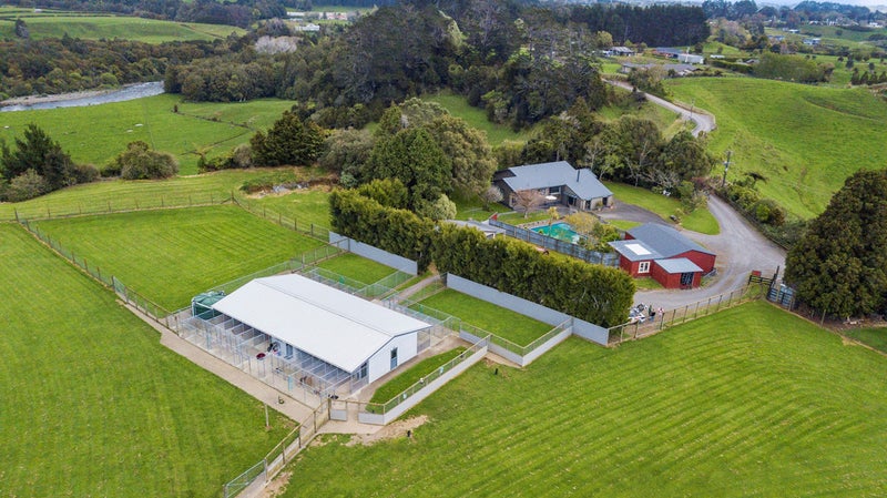 575A Smart Road, Glen Avon, New Plymouth - Carousel 1