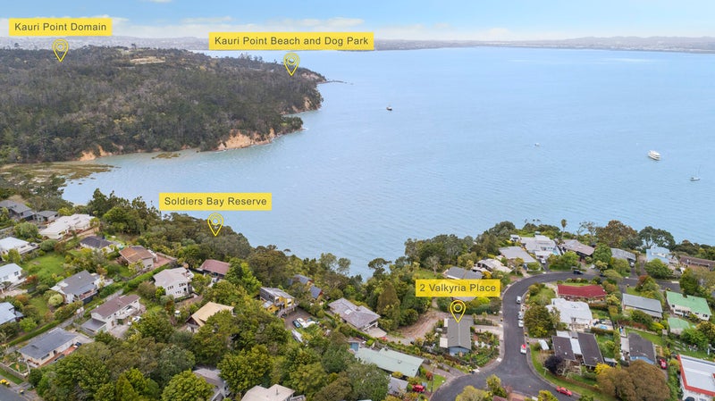 2 Valkyria Place, Beach Haven, Auckland - Carousel 2