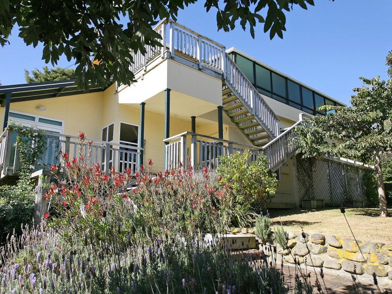 27 Korimako Road, Days Bay, Lower Hutt - Carousel 1