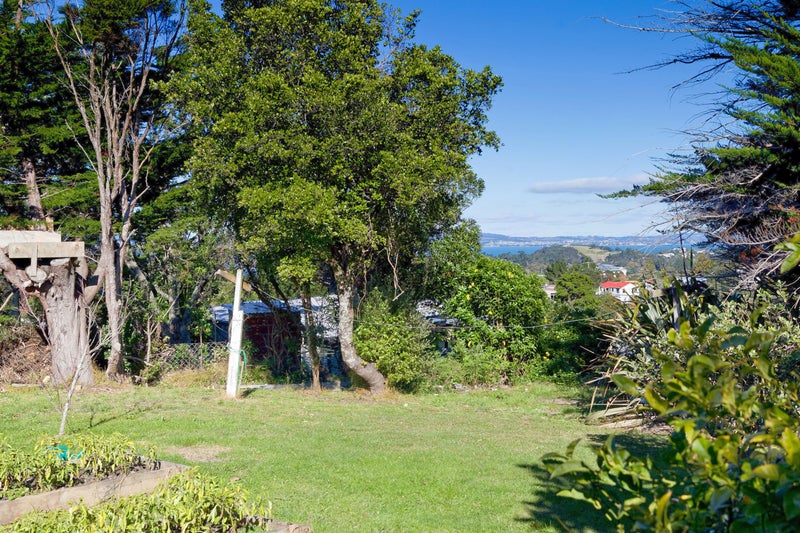 29 Hauraki Road, Oneroa, Waiheke Island - Carousel 2