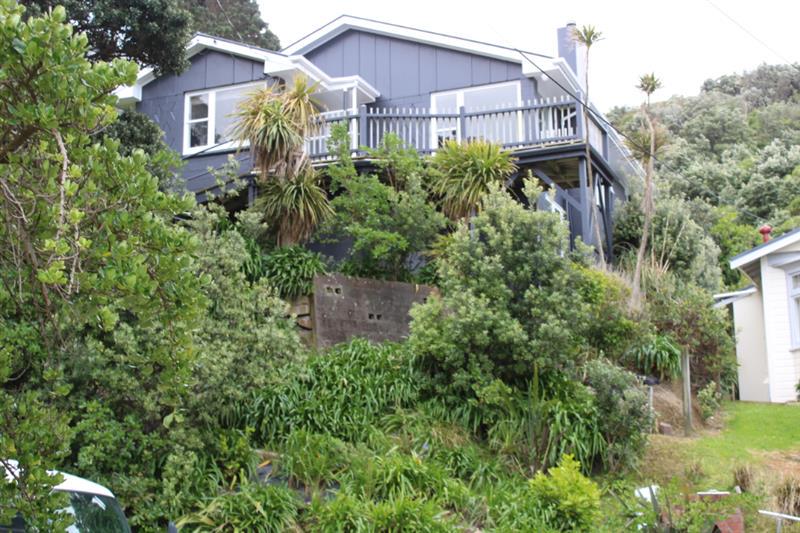 18 Cave Road, Houghton Bay, Wellington - Carousel 1