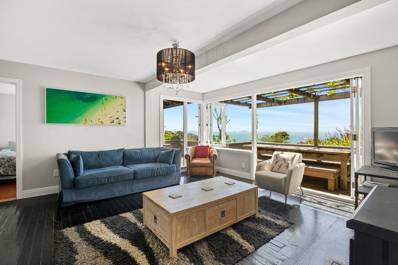 78 Queens Drive, Oneroa, Waiheke Island - Carousel 1