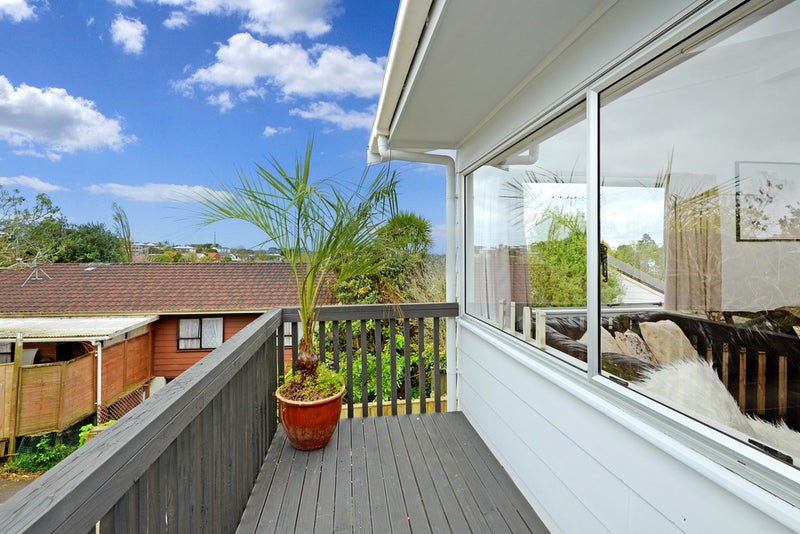 2/47 Athena Drive, Totara Vale, Auckland - Carousel 21