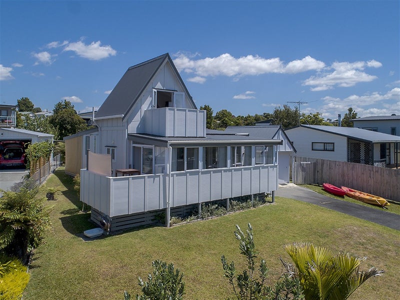 23 Kauri Crescent, Snells Beach, Snells Beach - Carousel 1