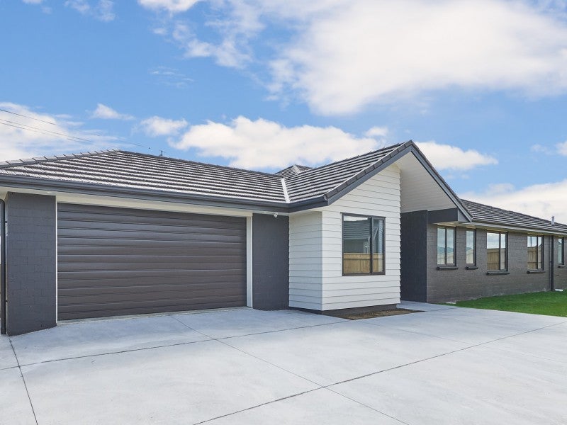 115 Johnstone Drive, Fitzherbert, Palmerston North - Carousel 1