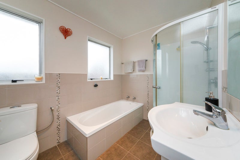 8 Kaimanawa Street, Kelvin Grove, Palmerston North - Carousel 14