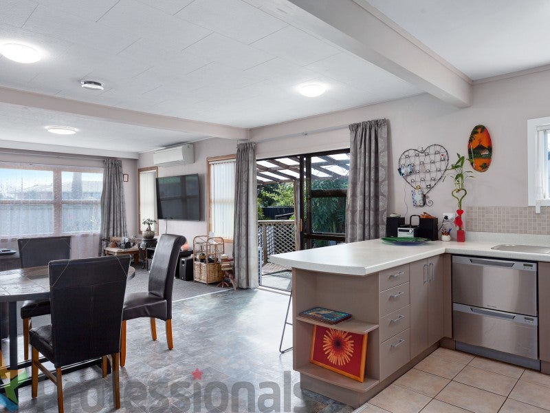 70 Riverside Drive, Whakatane - Carousel 1