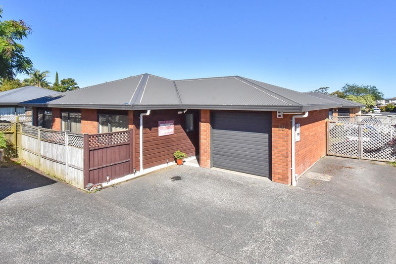 19 Robertson Road, Favona, Auckland - Carousel 1