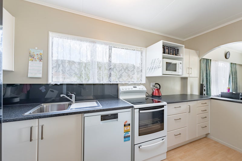 2A Ipswich Grove, Wainuiomata, Lower Hutt - Carousel 2